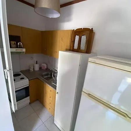 Christos Apartment Near The Ofrynio Beach Appartamento *